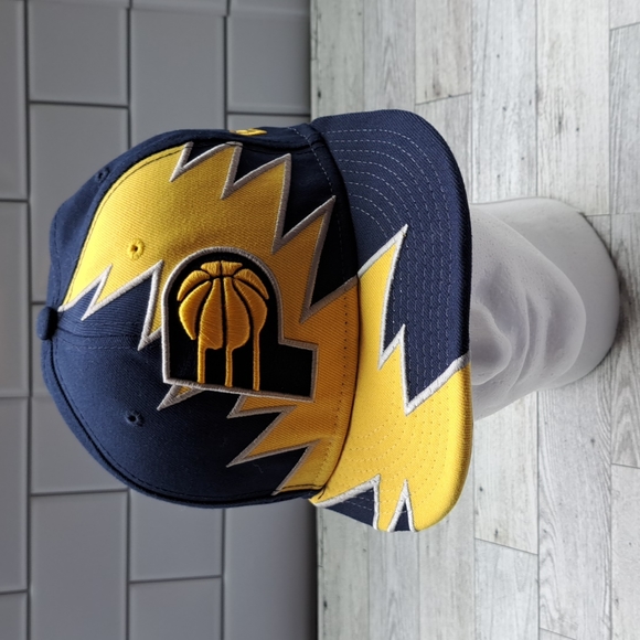 Vintage 90s Sharktooth Pacers Hat